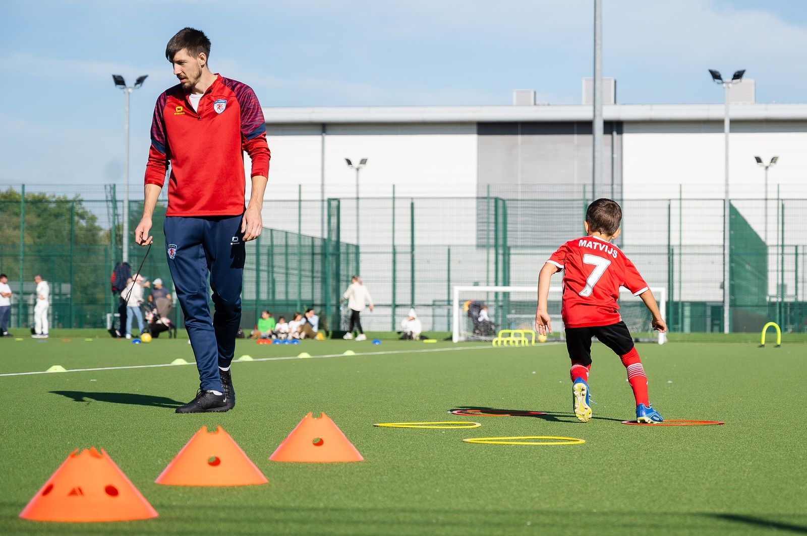Jucători de la Under 8 la antrenament, FC Alpha Academy, Basildon